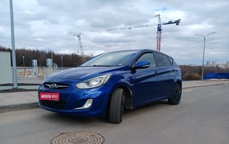 Hyundai Solaris II рестайлинг, 2011 год, 720 000 рублей, 1 фотография