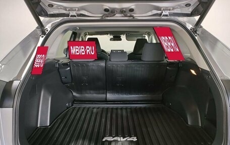 Toyota RAV4, 2021 год, 3 840 000 рублей, 6 фотография