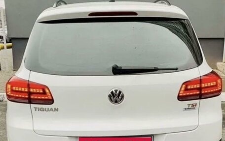 Volkswagen Tiguan I, 2015 год, 1 370 000 рублей, 5 фотография