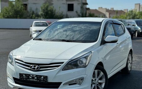 Hyundai Solaris II рестайлинг, 2015 год, 1 200 000 рублей, 2 фотография