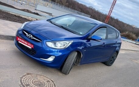 Hyundai Solaris II рестайлинг, 2011 год, 720 000 рублей, 5 фотография