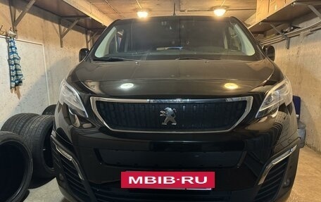 Peugeot Traveller I, 2019 год, 4 100 000 рублей, 5 фотография