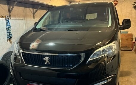 Peugeot Traveller I, 2019 год, 4 100 000 рублей, 4 фотография