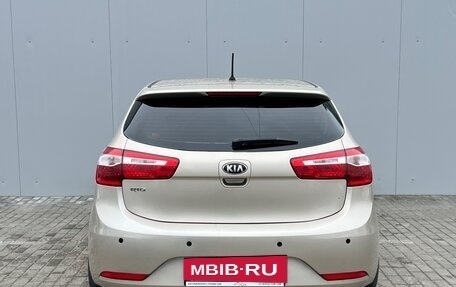 KIA Rio III рестайлинг, 2013 год, 940 000 рублей, 6 фотография