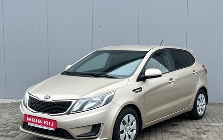 KIA Rio III рестайлинг, 2013 год, 940 000 рублей, 3 фотография