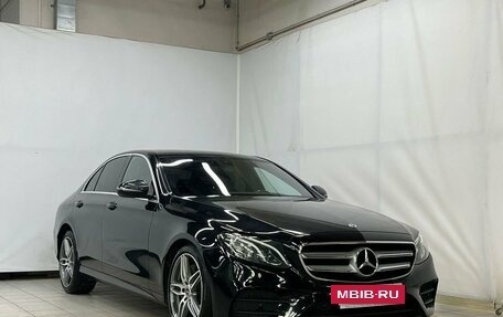 Mercedes-Benz E-Класс, 2019 год, 3 650 000 рублей, 3 фотография