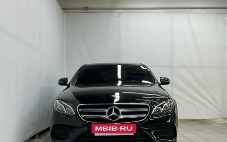 Mercedes-Benz E-Класс, 2019 год, 3 650 000 рублей, 2 фотография