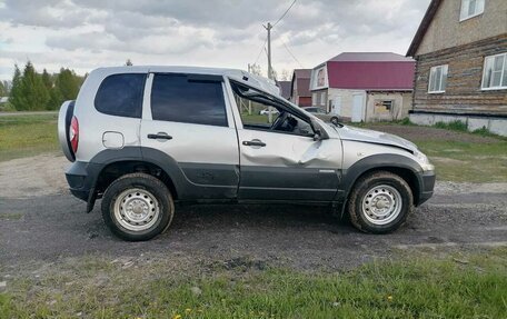 Chevrolet Niva I рестайлинг, 2012 год, 300 000 рублей, 2 фотография