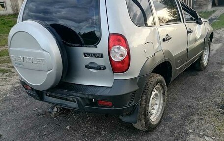 Chevrolet Niva I рестайлинг, 2012 год, 300 000 рублей, 3 фотография