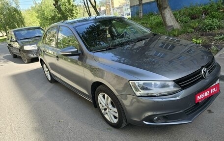 Volkswagen Jetta VI, 2014 год, 1 320 000 рублей, 2 фотография