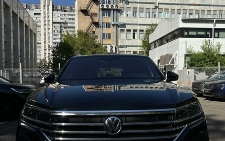 Volkswagen Touareg III, 2018 год, 5 490 000 рублей, 1 фотография