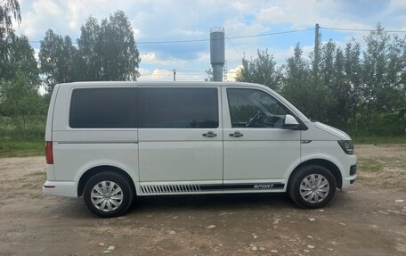 Volkswagen Caravelle T6 рестайлинг, 2016 год, 1 999 999 рублей, 4 фотография