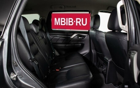 Mitsubishi Pajero Sport III рестайлинг, 2018 год, 3 690 000 рублей, 10 фотография