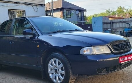 Audi A4, 1998 год, 315 000 рублей, 2 фотография