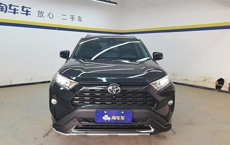Toyota RAV4, 2021 год, 3 080 000 рублей, 3 фотография