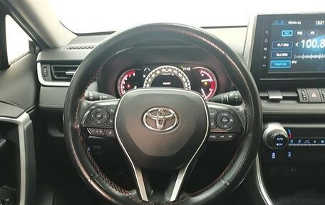 Toyota RAV4, 2021 год, 3 080 000 рублей, 9 фотография