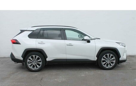 Toyota RAV4, 2021 год, 4 280 000 рублей, 4 фотография