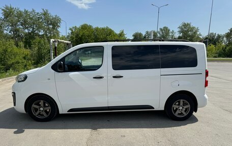 Peugeot Traveller I, 2019 год, 2 800 000 рублей, 4 фотография