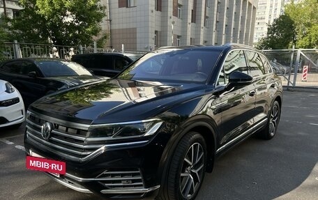 Volkswagen Touareg III, 2018 год, 5 490 000 рублей, 3 фотография