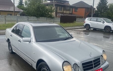 Mercedes-Benz E-Класс, 1996 год, 350 000 рублей, 4 фотография