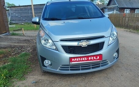 Chevrolet Spark III, 2011 год, 550 000 рублей, 3 фотография