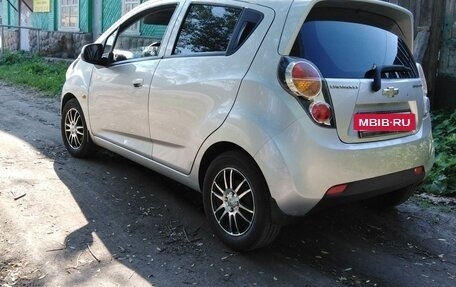 Chevrolet Spark III, 2011 год, 550 000 рублей, 2 фотография