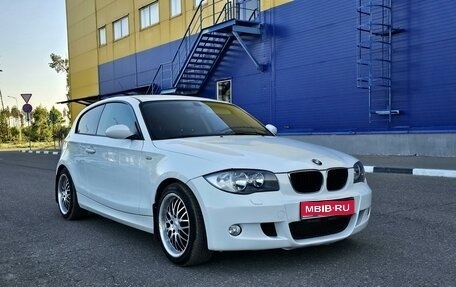 BMW 1 серия, 2008 год, 890 000 рублей, 1 фотография