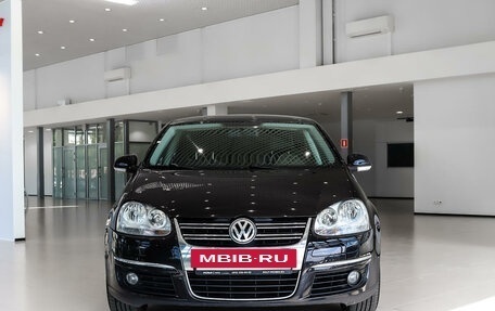 Volkswagen Jetta VI, 2009 год, 715 000 рублей, 2 фотография