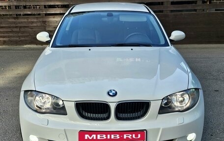 BMW 1 серия, 2008 год, 890 000 рублей, 24 фотография