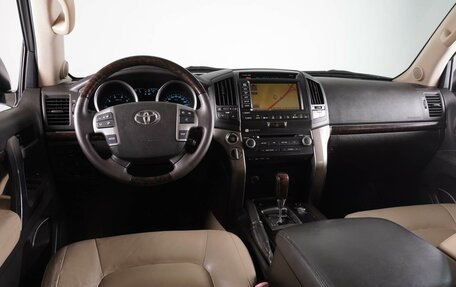 Toyota Land Cruiser 200, 2010 год, 3 749 000 рублей, 6 фотография