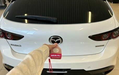 Mazda 3, 2019 год, 2 299 999 рублей, 24 фотография