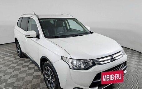 Mitsubishi Outlander III рестайлинг 3, 2014 год, 1 868 000 рублей, 3 фотография