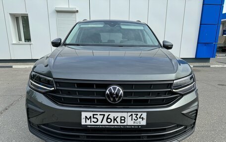 Volkswagen Tiguan II, 2021 год, 2 875 000 рублей, 3 фотография