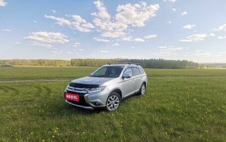 Mitsubishi Outlander III рестайлинг 3, 2015 год, 2 300 000 рублей, 1 фотография