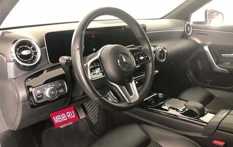 Mercedes-Benz A-Класс, 2019 год, 2 790 000 рублей, 10 фотография