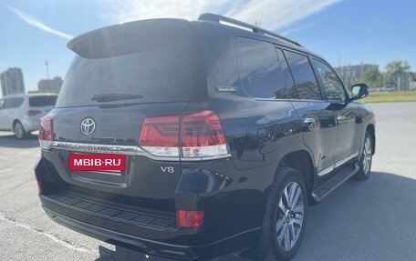 Toyota Land Cruiser 200, 2017 год, 5 500 000 рублей, 9 фотография