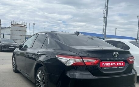 Toyota Camry, 2018 год, 3 150 000 рублей, 2 фотография