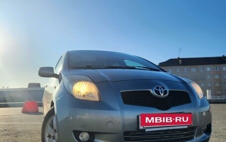 Toyota Yaris III рестайлинг, 2007 год, 620 000 рублей, 2 фотография