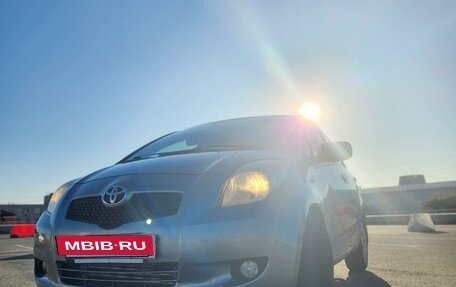 Toyota Yaris III рестайлинг, 2007 год, 620 000 рублей, 5 фотография