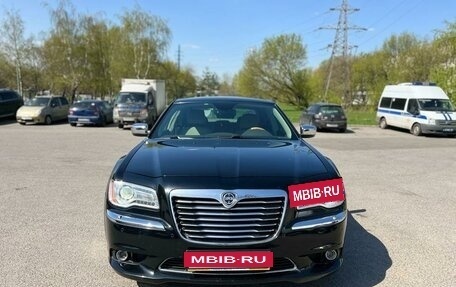 Chrysler 300C II, 2012 год, 1 950 000 рублей, 2 фотография