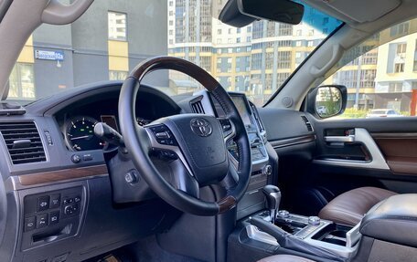Toyota Land Cruiser 200, 2016 год, 6 300 000 рублей, 16 фотография