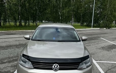 Volkswagen Jetta VI, 2013 год, 1 110 000 рублей, 2 фотография