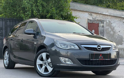 Opel Astra J, 2011 год, 997 000 рублей, 1 фотография