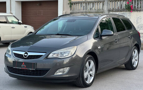 Opel Astra J, 2011 год, 997 000 рублей, 8 фотография