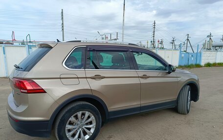 Volkswagen Tiguan II, 2018 год, 2 850 000 рублей, 6 фотография