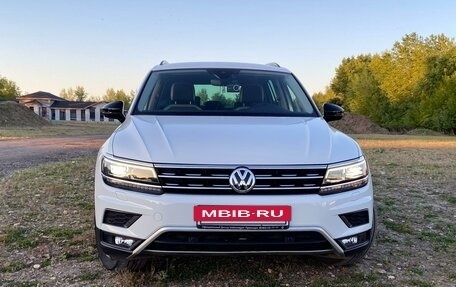 Volkswagen Tiguan II, 2019 год, 3 120 000 рублей, 2 фотография