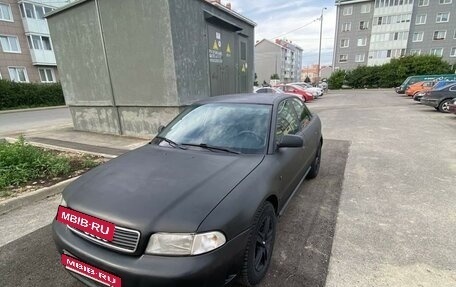 Audi A4, 1996 год, 300 000 рублей, 2 фотография