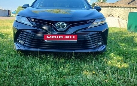 Toyota Camry, 2018 год, 2 749 000 рублей, 4 фотография