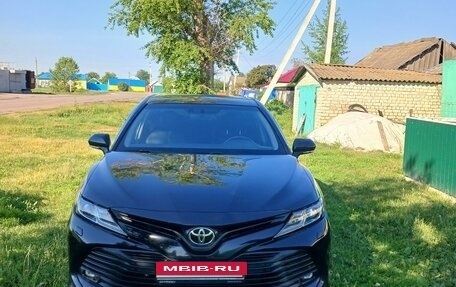 Toyota Camry, 2018 год, 2 749 000 рублей, 3 фотография