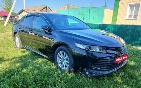 Toyota Camry, 2018 год, 2 749 000 рублей, 2 фотография